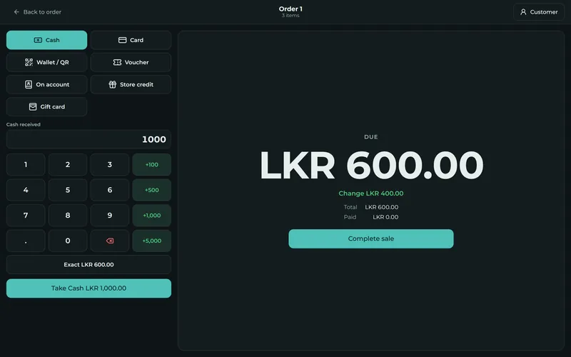 Cash, card or QR, with note buttons that add up the money handed over for you.